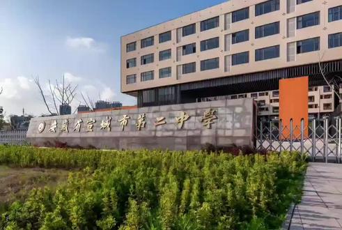 回校宣讲的视频呀,满满的青春回忆!🎥 校园还是那么熟悉,人却已长大。#回校宣讲 #青春记忆#安徽财经大学#宣城二中