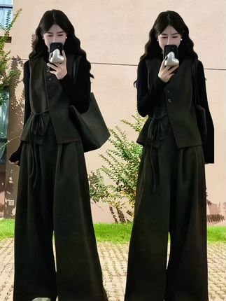 #秋冬穿搭新鲜感在线 #简约穿搭 #通勤搭配 #酷女孩穿搭 #慵懒风穿搭