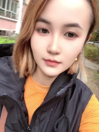 #枫叶🍁 #原相机无美颜 #打卡 #热门音乐🔥 #抖音爸爸让我火一次 @DOU+小助手