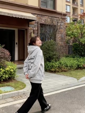 男女同款适合一起一起酷酷的情侣们穿情侣装#大码卫衣#男女同款 #今日穿搭 #每日推荐 #街头穿搭