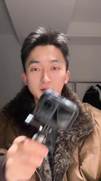 大疆action4 | 烟花🎆参数来#标记我的出片搭子
拍摄规格:4k50帧 16:9
增稳模式:超强增稳(RS)
快门:1/120
曝光:-2.7EV
ISO: 100-800
白平衡:3200k
色彩模式:普通/D-log
#大疆action4#烟花参数