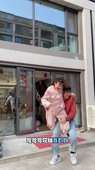 关于弟弟抗姐姐到肩头的N次NG#花絮更精彩 #和弟弟拍坐肩照 这次我高低减肥啦