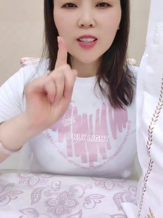 来自内蒙古的恩曼特制高筋面粉来啦!草原阳光滋养的小麦,磨出的粉筋道十足。做面包拉丝弹牙,擀面条爽滑耐煮,蒸包子蓬松不塌。抖音专属福利,地道内蒙好面粉,烘焙面食都出彩,点击带走这份来自草原的麦香~