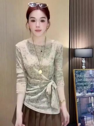 2025早秋不规则扎染绷带收腰斜肩上衣女显瘦露肩设计感长袖T恤#T恤#显瘦穿搭#修身显瘦#气质穿搭#高级感穿搭