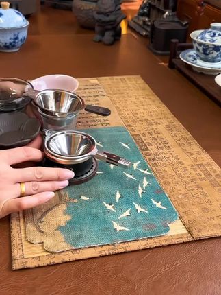 茶漏就选这种既好用又有设计感的,不锈钢材质过滤的相当干净#茶漏#泡茶神器 #茶具好物推荐 #召唤茶友 #高端茶器