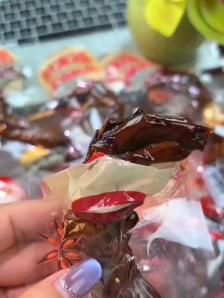 卤味小吃新宠,老卤鸭爪开袋即食#经典卤味 #鸭爪劲道 #闲暇零食 #随时享用 #美味可口