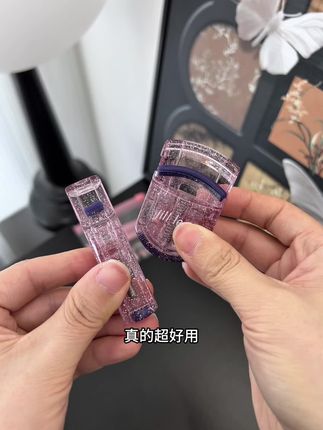 Jillleen睫毛夹组合装太香了!大小眼型都能夹,根根翘上天,持久不塌。小小一个,出门随手夹,睫毛立马放大双眼,化妆包里必备!#睫毛夹#女生必备 #学生党必备 #卷翘睫毛夹#太阳花睫毛夹