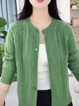 圆领毛针织衫长袖女洋气百搭秋季新款开衫外套时尚短款纯色上衣#针织毛衣 #针织开衫 #针织开衫外套 #针织衫#轻松解锁秋季穿搭