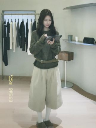 毛衣基础颜色就不基础 #秋季不露腿穿搭 #森系少女感穿搭 #毛衣穿搭 #韩系穿搭 #小个子穿搭