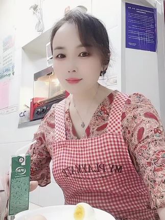 #记录真实生活 记录自己感恩所有遇见#亲们上午好#一首好听的歌分享给大家 #我迎风流泪