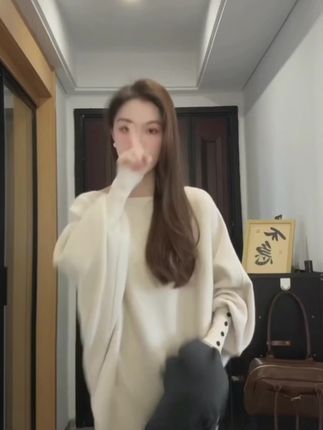 配腰带 老钱慵懒风蝙蝠袖圆领毛衣秋冬针织时尚长袖上衣#好物推荐🔥 #蝙蝴袖针织衫#圆领毛衣#今日新款推荐@DOU+上热门 @DOU+小助手