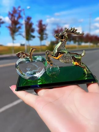 快给你的车上摆上这个一鹿平安吧!让爱和陪伴一路相伴!#汽车装饰 #汽车摆件 #车载香薰 #一鹿平安 #一路平安