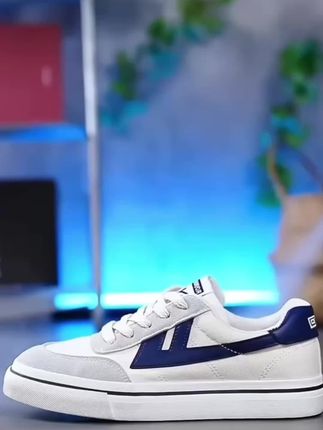 家人们!这双回力低帮男鞋真的太舒服了!透气凉爽,休闲百搭,特别适合年轻男生穿,穿上它很很舒服,无论是逛街还是上学都合适。它是回力大品牌,质量有保障,价格也不贵,喜欢的家人朋友赶紧下单吧!