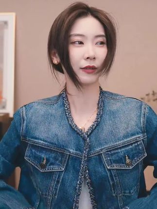 CHENSMCHEN 设计感时尚小香风牛仔外套女休闲百搭上衣 #高级感穿搭 #陈什么陈 #牛仔外套 #小香风外套 #轻奢女装