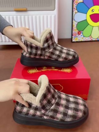 格子控的我,怎么能错过这双漂亮的棉靴 #哎呦喂你鞋真好看 #软底软面穿上超舒服 #好穿不累脚 #好鞋推荐 #软底软面超好穿