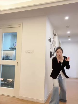 2025秋季大码女胖mm撞色V领假两件长袖针织衫设计感显瘦上衣69332#假两件毛衣 #大码女装 #显瘦上衣 #针织衫 #百搭上衣