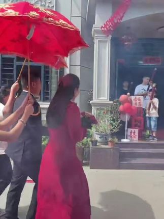 祝福妹妹的兒子新婚愉快。郎才女貌。天生的一對相親相愛,幸福美滿,早生貴子。哈哈哈