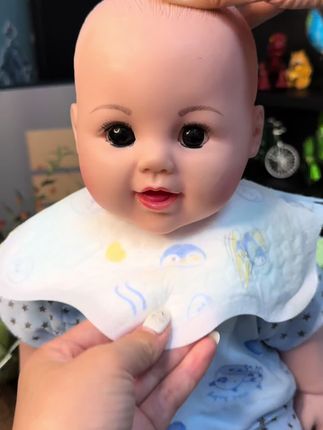 真后悔没早点发现这个#一次性口水巾 宝宝每天吐奶,用这个简单又方便,关键不需要清洗#口水巾 #吃奶的小宝宝