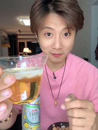 口感经典纯正真的巨好喝!#仙女都在喝什么 #青岛啤酒 #啤酒推荐 #小趴菜申请出战
