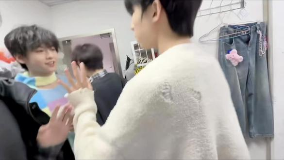 恭喜奇文四代cp高会突破百万 奇文批爱孩子第一名 观测站爱孩子第一名#奇文 #奇文四代真情侣 #左奇函#杨博文 @抖音创作小助手 @DOU+小助手 @抖音小助手 @抖音热点