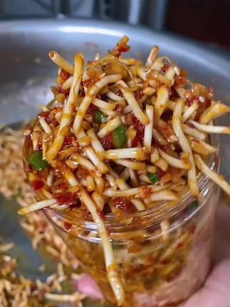 舌尖上的美食折耳根鱼腥草,又脆又嫩又新鲜 #折耳根 #鱼腥草 #妈呀太香了 #下饭神器