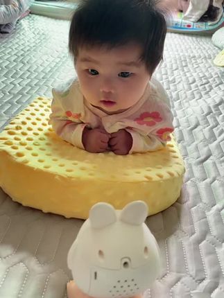 最后还是没坚持住😄#练习抬头的小可爱