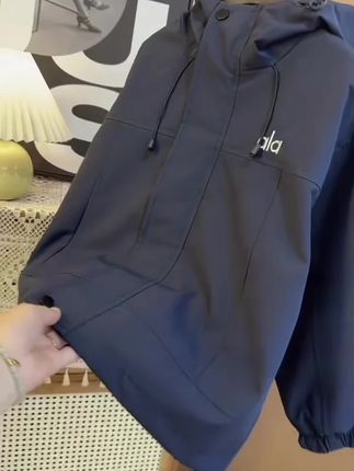 好看的冲锋衣给宝贝安排上吧#今日穿搭 #潮童穿搭 #高品质童装 #童装搭配每日更新 #外套穿搭