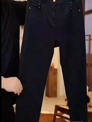 #谁穿谁好看 #简约大气 #百搭裤子 #牛仔裤 #穿出自己的风格
