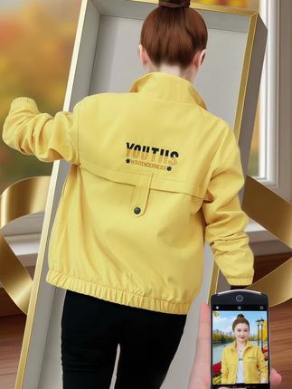 2025春秋必囤!小个子姐妹的显高法宝来啦~这件加绒短款外套也太懂女生心思了吧!韩系宽松剪裁,刚好遮过胯部,小个子穿也不会显压身高~ 春秋单穿利落显瘦,早晚微凉时自带薄绒加持,温度与风度都能兼顾! 搭卫衣、配裙子都超有潮流感,随手拍都像韩剧女主既视感~#减龄显瘦穿搭 #春秋穿搭 #外套穿搭 #街头时尚穿搭 #减龄气质