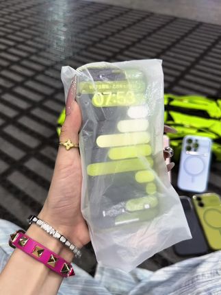 不沾灰不变色的肤感磨砂磁吸壳~这价格还带高清镜头膜,相机键一体成型全包保护,高级感轻松拿捏✌️#这个手机壳真的长在我心巴上了#磁吸手机壳 #高级感 #iPhone手机壳