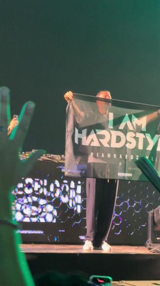 虽然爆破音了,但我还是想发,泪洒三舞台!#泰国edc #普吉岛edc #hardstyle #乌托邦