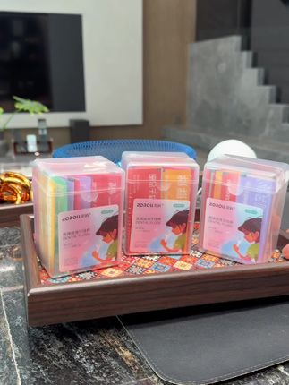 吃东西就扣牙,没办法,牙不争气,包里一定会放几支牙线,便携就选这种独立包装的!#牙线