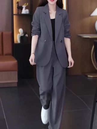 #时髦穿搭 #气质套装 #时尚感穿搭 #时尚套装#西服套装