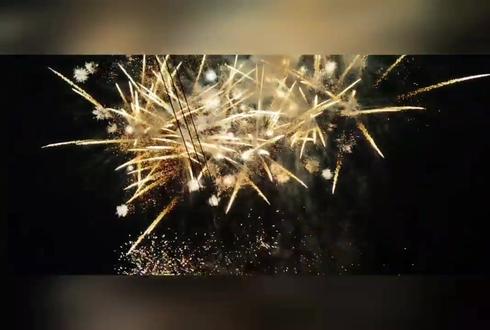 #烟花 市场价三千元以上的烟花,但是低端手机+随手拍 没拍出特效的最美效果....