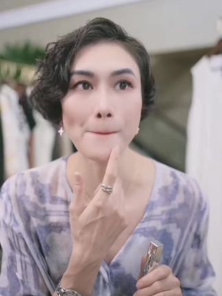 小奥汀新品花心唇泥:/ 百搭不卡纹润唇提气色保湿显白丝绒隐匿唇纹T#唇泥推荐 #显色口红 #白搭颜色#提气色#保湿口红