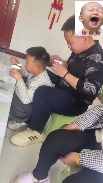 都说外甥像舅舅,看我家小外孙和舅舅的默契程度😁#有一种爱叫隔代亲 #谁都不服就服你