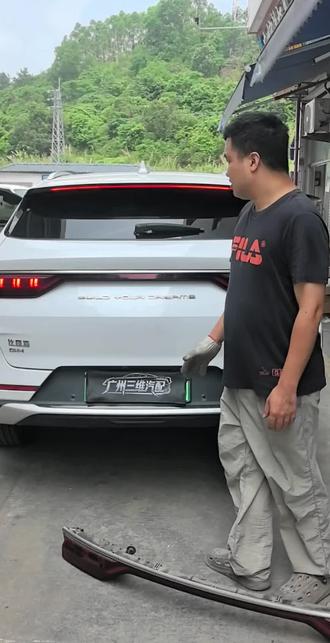 给粉丝安排更换比亚迪宋plus尾灯#拆车 #比亚迪 #比亚迪宋plusdmi #原厂拆车 #尾灯