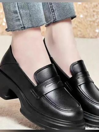 #上热门 #好鞋推荐 #软底软面穿上超舒服 #哎呦喂你鞋真好看 #显高显瘦显腿长