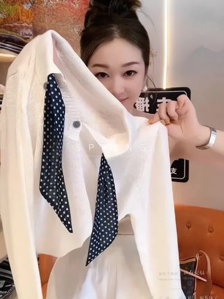 #创作灵感 #今日穿搭 #穿出你的时尚你的感觉 #时装穿搭 #个性毛衫女设计感