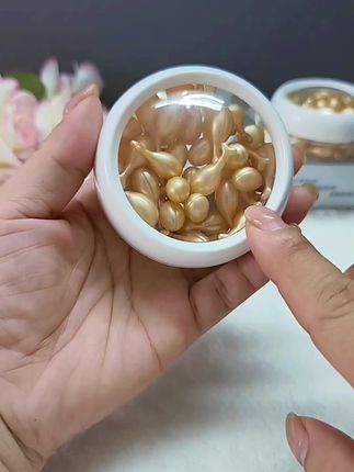 【粉丝福利来啦】这款胶囊精华原液超赞!含富勒烯等成分,像“小鸡腿”一样,能帮肌肤改善纹路,给面部贴心呵护,质地清爽好吸收,日常护肤用它,轻松焕亮肌肤~#护肤分享 #自用好物推荐 #好东西一起分享 #好皮肤 #女生必备