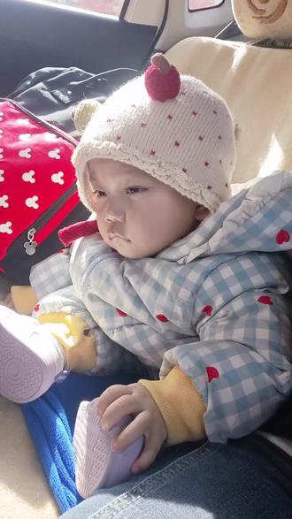 谁家宝宝一上车就睡觉啊…
不管是刚出门还是回家路上
我都有点怀疑是不是晕车了🤣
#宝宝困了 #一周岁宝宝 #晕车宝宝