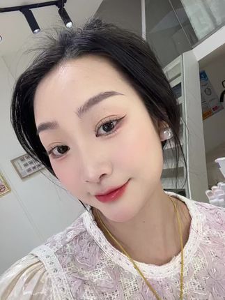 我就说你还认不认识我~#大余 #大余化妆师 #遮瑕
