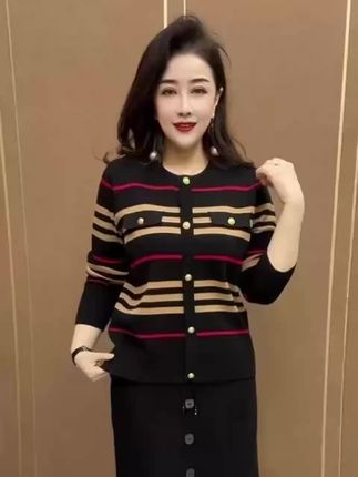 2025新款宽松显瘦打底小衫春秋款女装针织衫百搭减龄中老年妈妈装#打底衫 #针织衫 #中老年女装