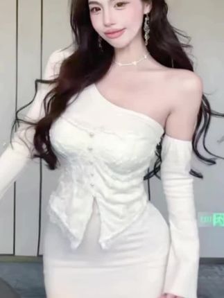 #上热门♡ 小香风斜肩长袖连衣裙女秋冬纯欲性感包臀裙叠穿抹胸套装两件套#小性感 #强烈推荐 #今日推荐 @DOU+小助手