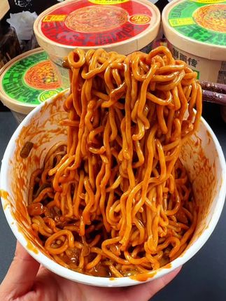 真不愧是#白象 啊,新出的免煮#热干面 太绝了,筋道的面条裹满了酱汁,吃起来又香又满足#妈呀太香了