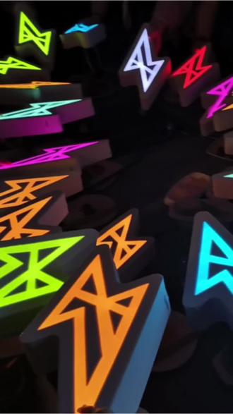 人生中第一块闪电砖 11 岁想要 17 岁得到
老己让你久等了🥹
人生中的第一块闪电砖⚡️
#R1SE#闪电砖 #送给11岁的自己 #开箱视频