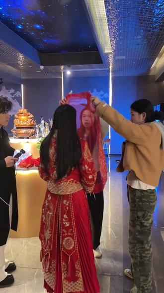 #价格实惠质量好 #靠谱商家 #高档大气上档次 #跟着抖音去度假 #去想去的地方 据说岳阳有头有脸的人都去岳阳楼的千变·主题模式·足道spa。享新娘+SPA+宠溺疗愈,服务贴心,舒缓身心。现价+499(原价+599),速安排!+