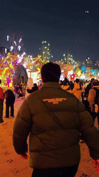 就是这两天赶紧带家人来逛逛吧!!!#池神庙千灯会 #人潮拥挤 #灯会 #七彩祥云烟花秀