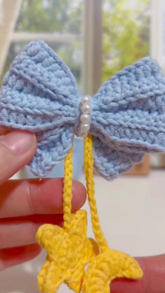 钩织甜美蝴蝶结星月流苏发夹视频教程
用线@LIFEYARN官方旗舰店 可可
钩针2.0-2.5
感谢图解@岁岁安手作
#除夕悄悄许个愿吧 #手工编织零基础教学 #发夹 #钩针教程 #手工diy