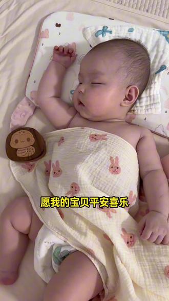 宝宝的脐带掉了不要扔,可以用精致的实木盒子保存起来, 这是她与妈妈最珍贵的纪念#脐带 #脐带脱落 #胎毛 #新生儿 #新手妈妈